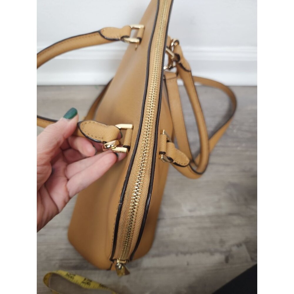 Michael Kors Cindy LG Tan Dome Satchel Bag Oyster Saffiano Leather - Picture 5 of 8